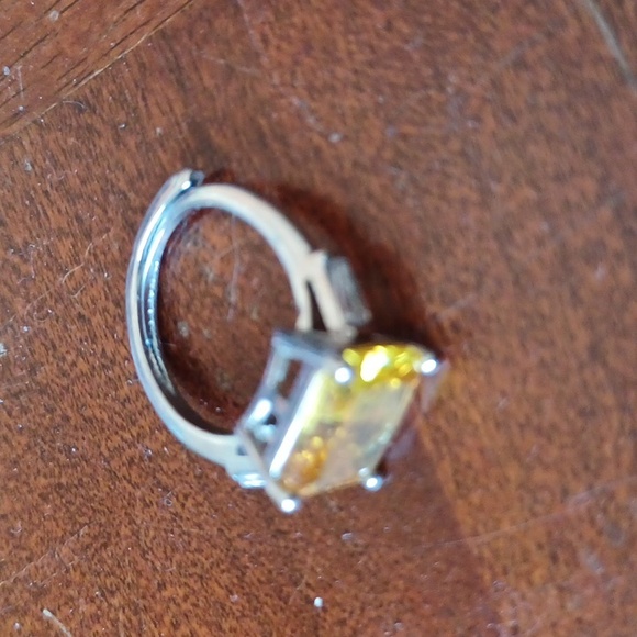 Stunning Yellow Rhinestone Square Adjustable Ring - Picture 5 of 6